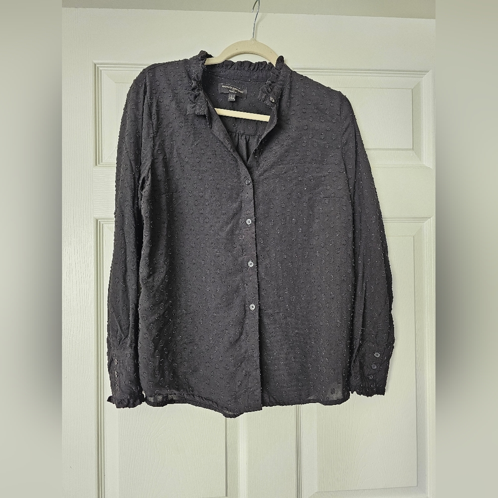 Bannana Republic black shirt
